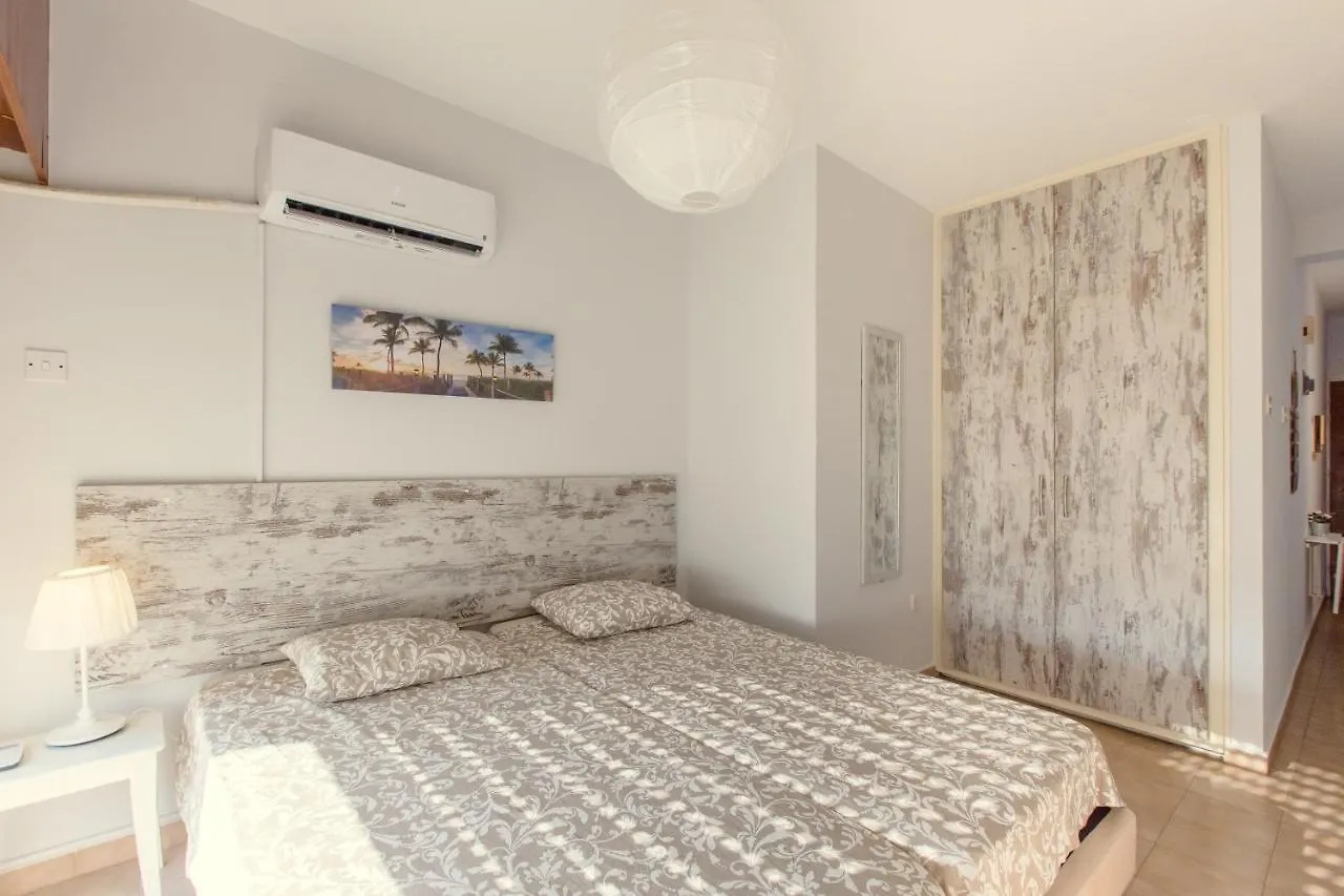 Apartament Furnished Seafront Studio Larnaca