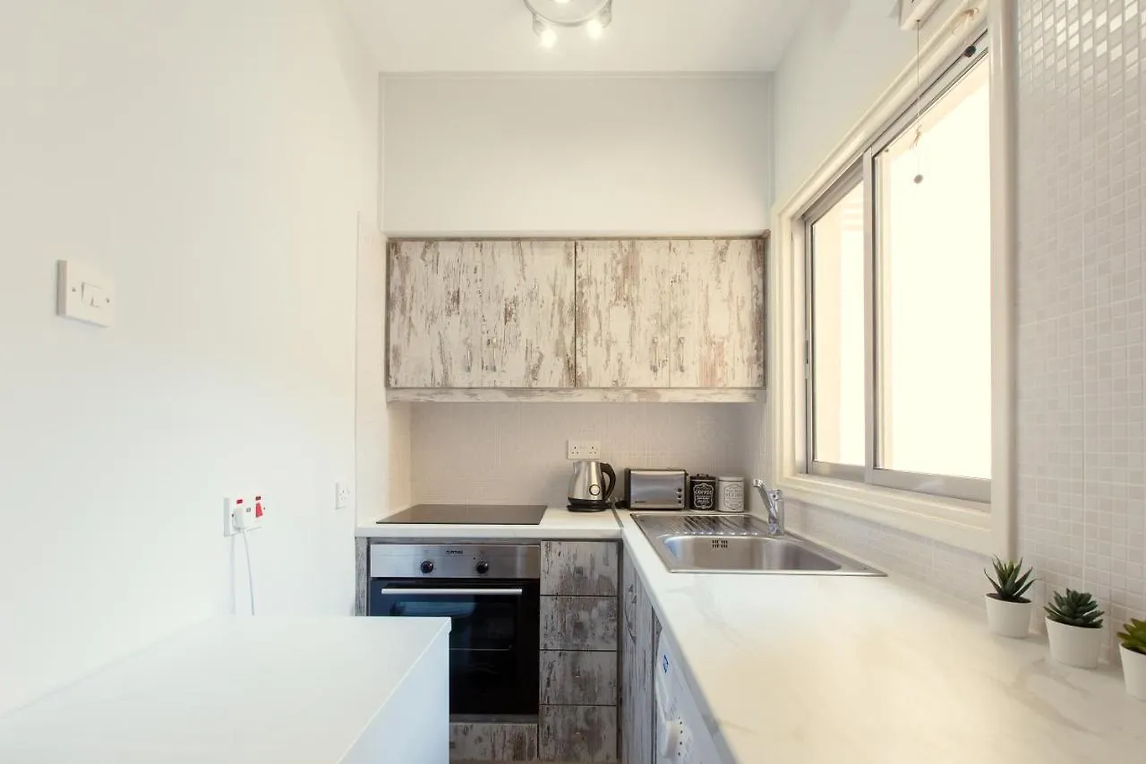 Apartment Furnished Seafront Studio Larnaca